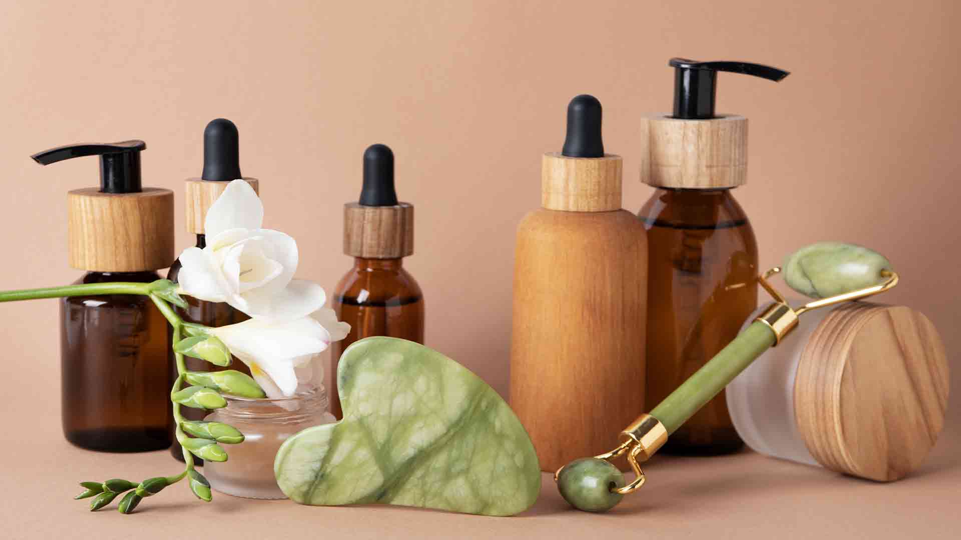 Desvende os segredos da beleza sustentável! Saiba por que os cosméticos veganos são a escolha perfeita para uma pele radiante e um mundo mais saudável. Leia nosso artigo sobre Veganismo e estética no blog Dica Saudável por Empório Quatro Estrelas.