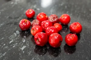 Acerola: Fortaleça Sua Imunidade Naturalmente